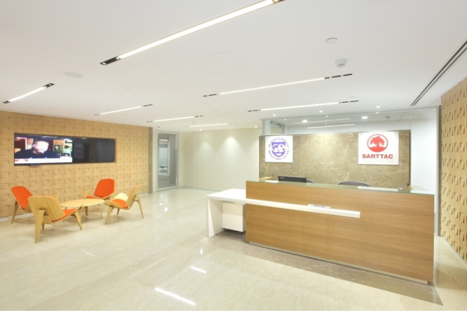 Organic-Blocks-Chock-Natural-Office-Lobby