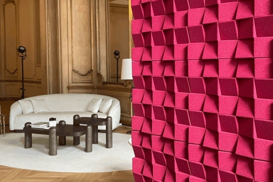 Organic-Blocks-Chock-Red-Hotel-Lobby