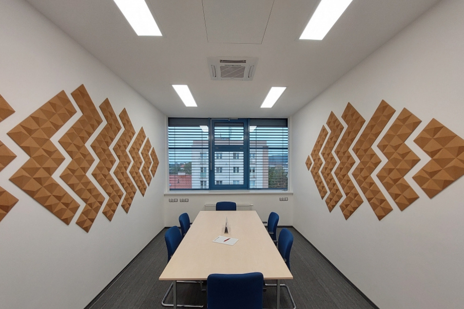 Organic-Blocks-Peak-Natural-Conference-Room