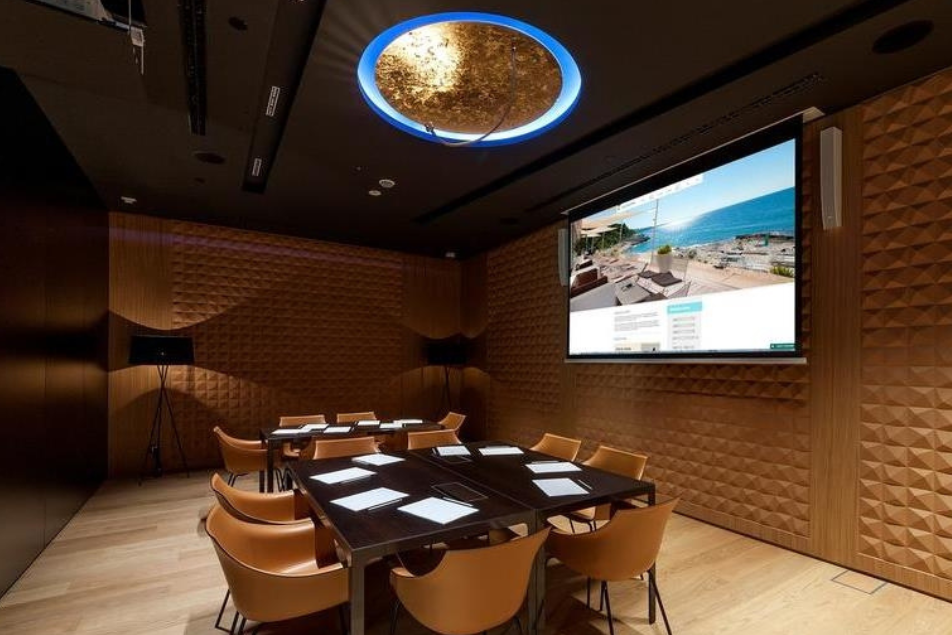 Organic-Blocks-Peak-Natural-Conference-Room2