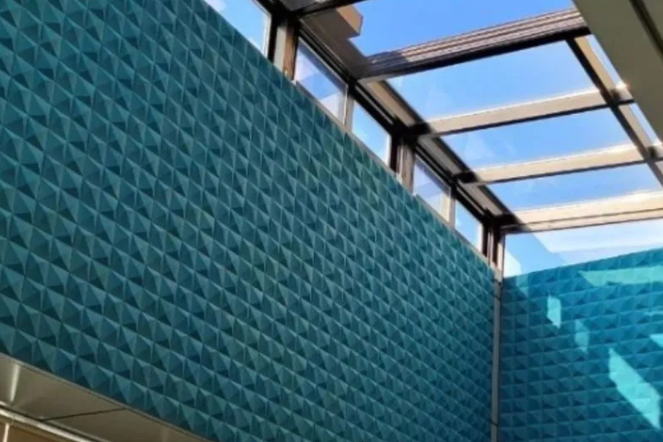 Organic-Blocks-Peak-Emerald-Lobby